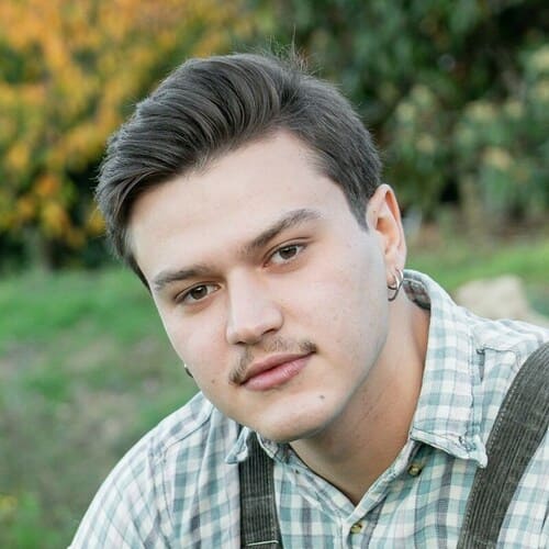 Lukas B.